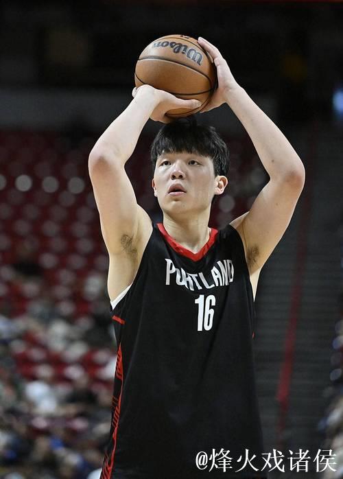 记者：开拓者绝对把杨瀚森当未来培养，短期内不太可能交易