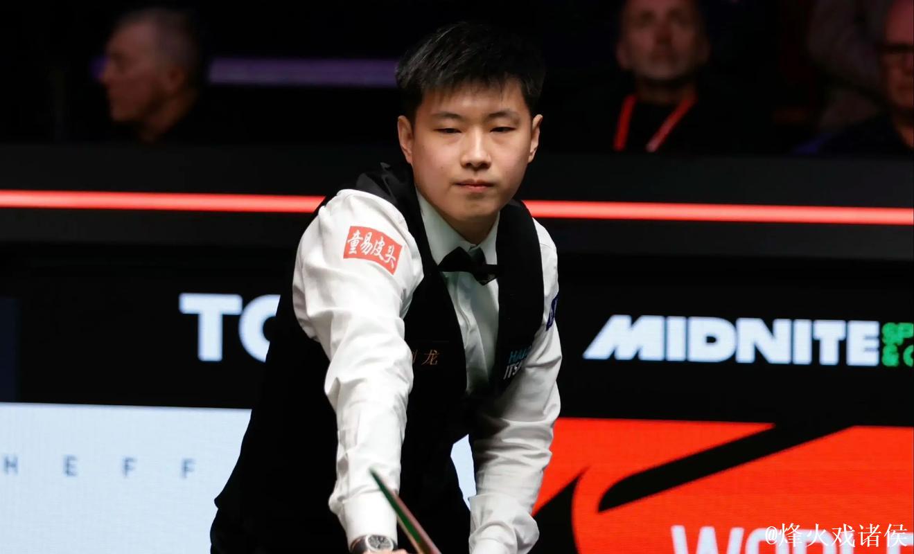 赵心童6-1轻松击败布朗 挺进斯诺克国际锦标赛次轮