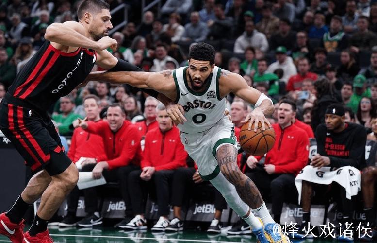 拉文狂砍36分带领公牛力挫凯尔特人喜迎3连胜,篮网击败猛龙致其吞下6连败 拉文狂砍36分带领公牛力挫凯尔特人喜迎3连胜,篮网击败猛龙致其吞下6连败
